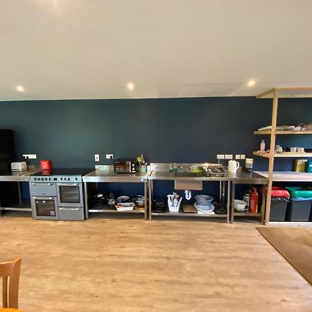 Unique Sheperds Hut Private Hot Tub, Ensuite & Kitchenette Clodock エクステリア 写真