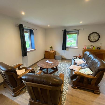 Unique Sheperds Hut Private Hot Tub, Ensuite & Kitchenette Clodock エクステリア 写真