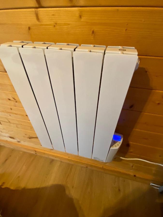 Unique Sheperds Hut Private Hot Tub, Ensuite & Kitchenette Clodock エクステリア 写真