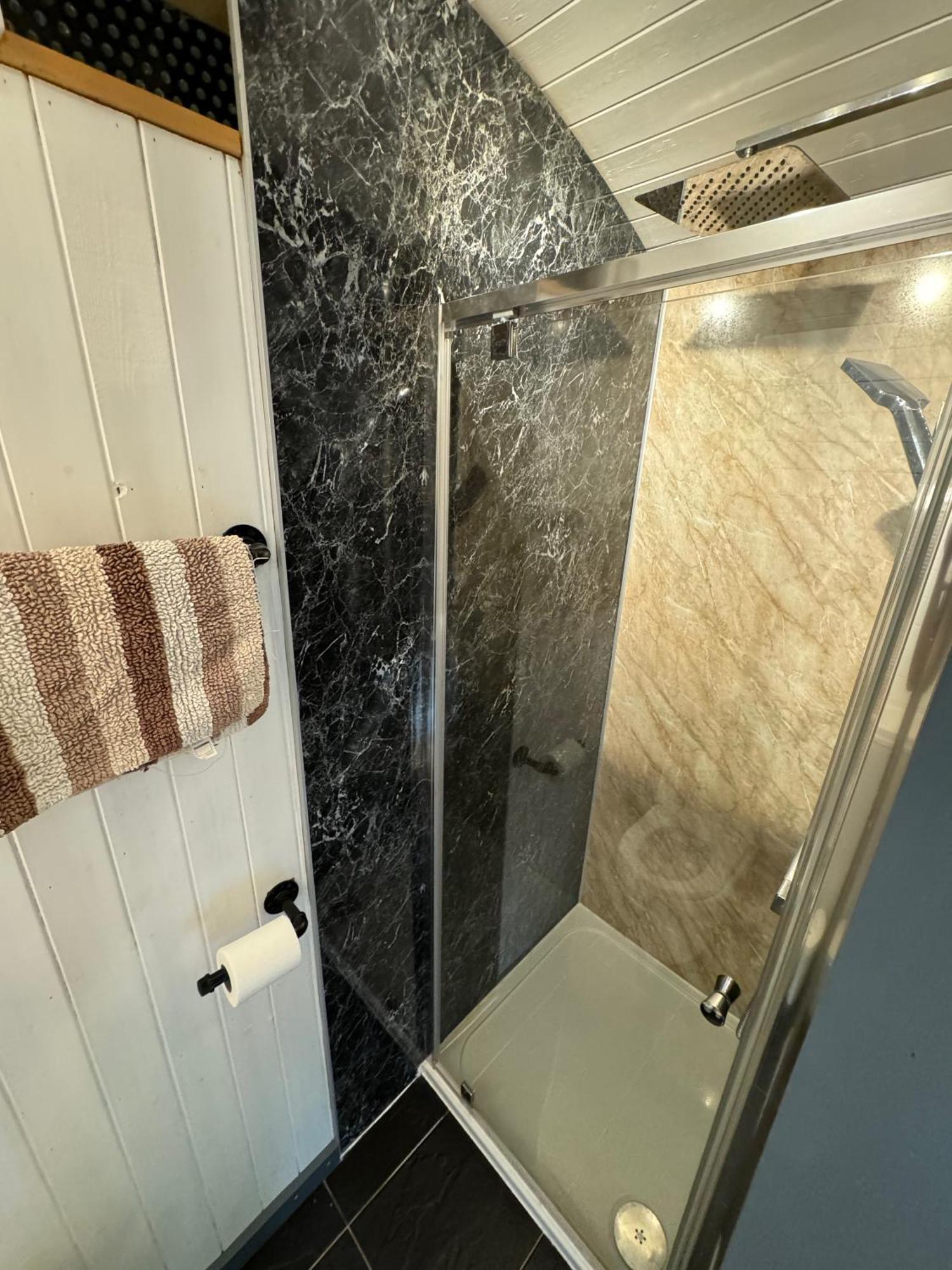 Unique Sheperds Hut Private Hot Tub, Ensuite & Kitchenette Clodock エクステリア 写真
